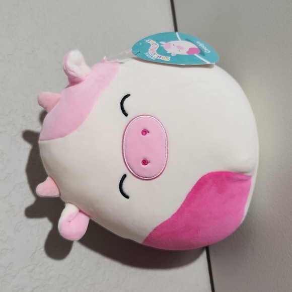 Caedyn Cow squishmallows NWT Valentines day pink white 8 inch